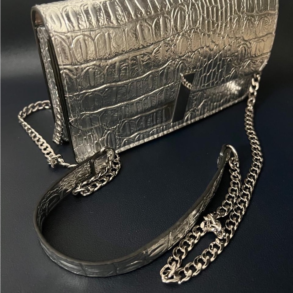 H&M Women Silver Textured Small shoulder bag - Picture 6 of 8